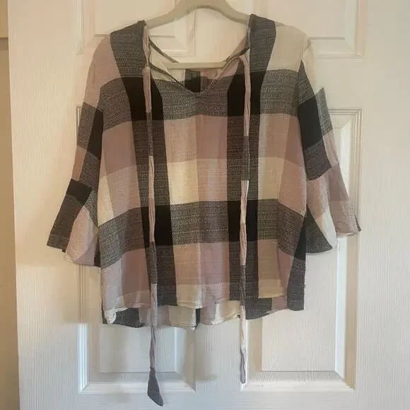 Ro & De Plaid Bell Sleeve Bow Back Blouse sz Medium - Picture 2 of 15